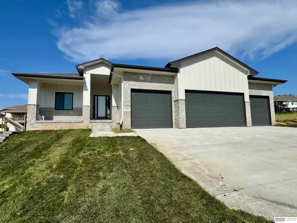 11002 S 101st Street, Papillion, NE 68046