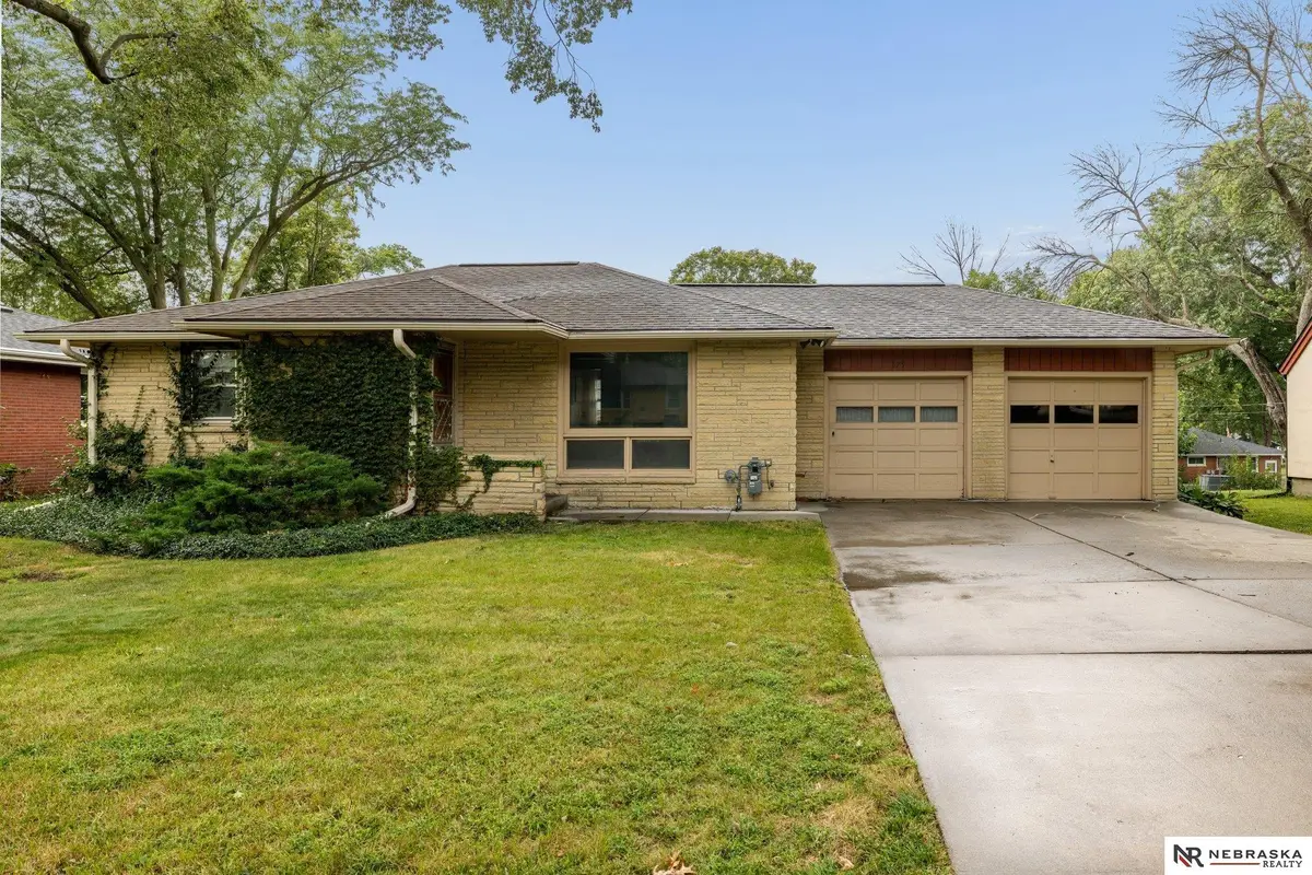 525 S 56th Street, Lincoln, NE 68510 - #1