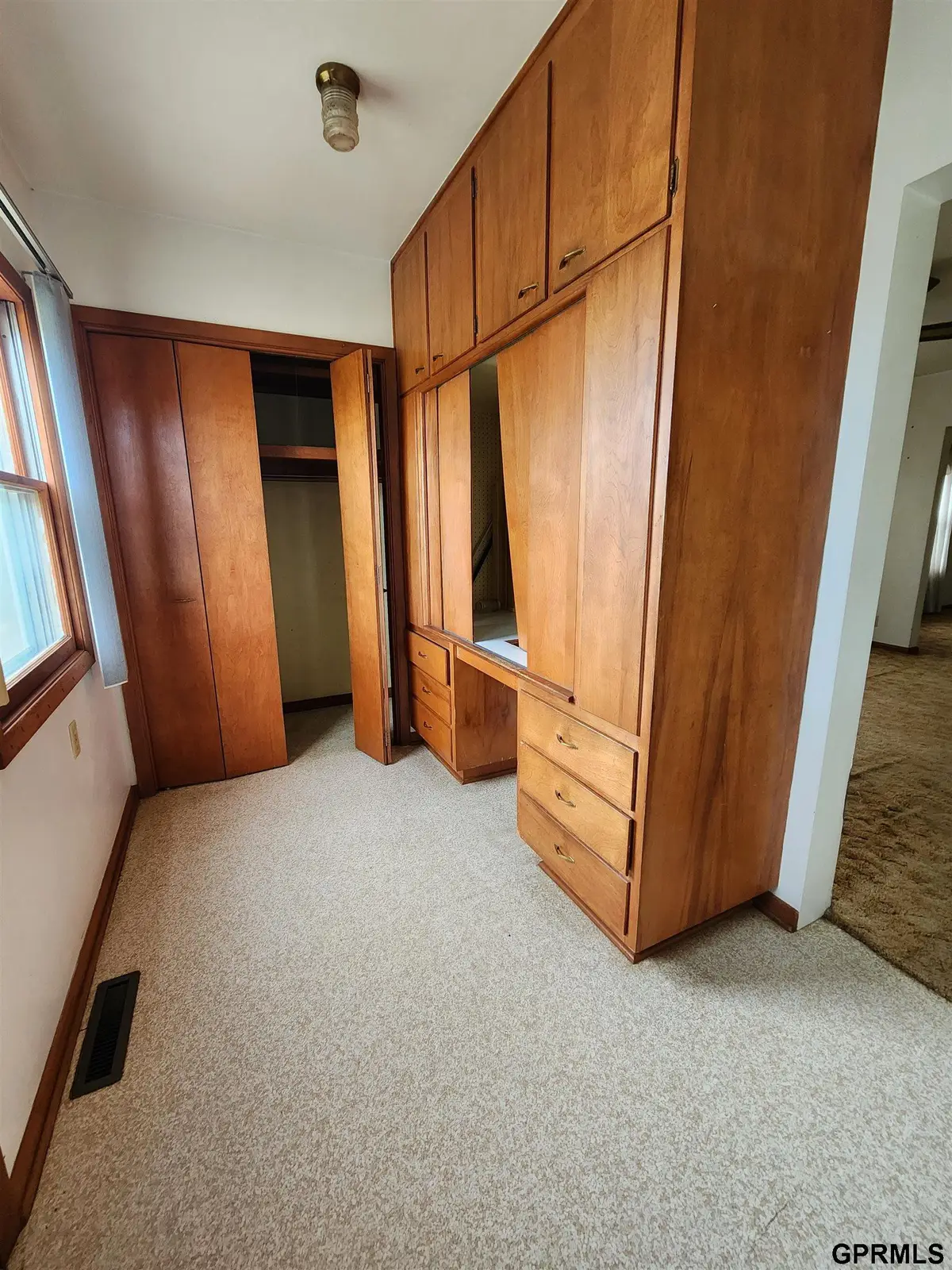 275 6th Road, Lincoln, NE 68063 - #1