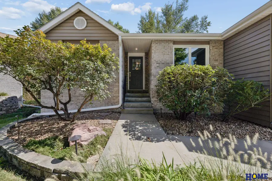 6931 Summerset Circle, Lincoln, NE 68516 - #2