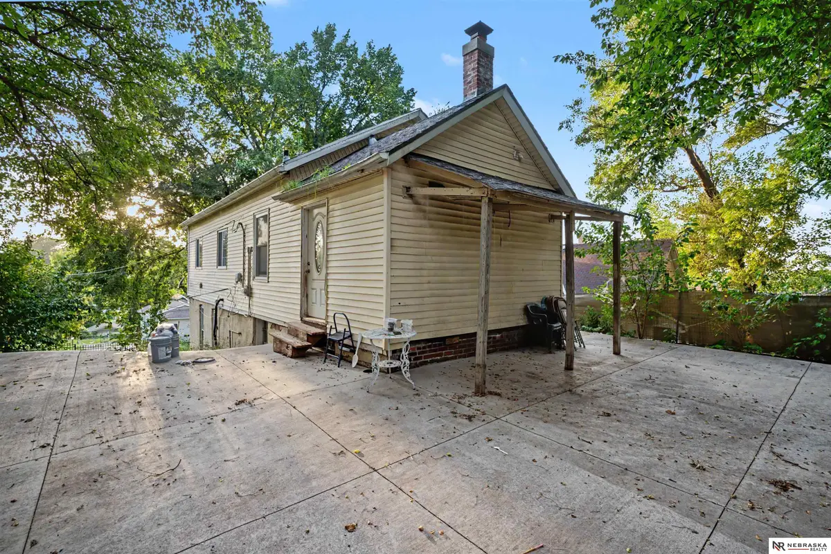 2423 S 20th Avenue, Omaha, NE 68108 - #1