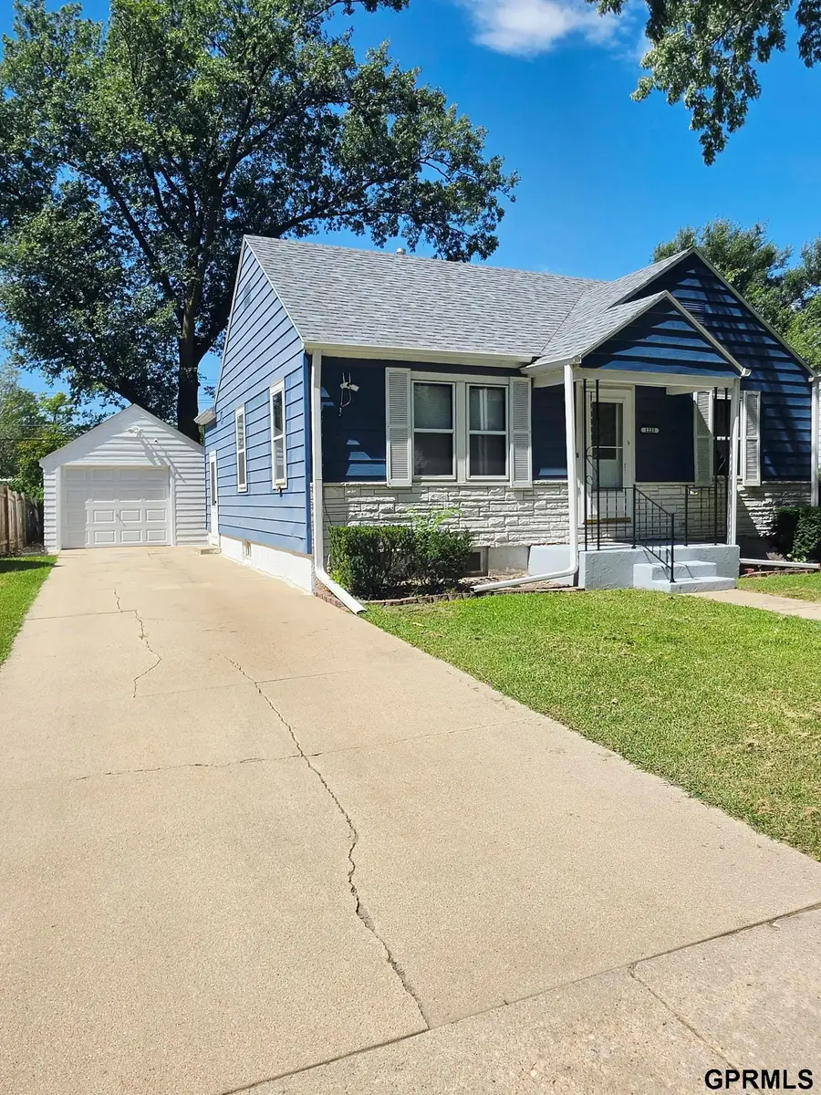 1223 N Blackburn Avenue, York, NE 68467 - #2