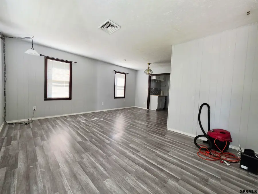 1223 N Blackburn Avenue, York, NE 68467 - #3