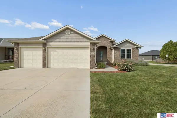 7420 Yankee Woods Drive, Lincoln, NE 68516