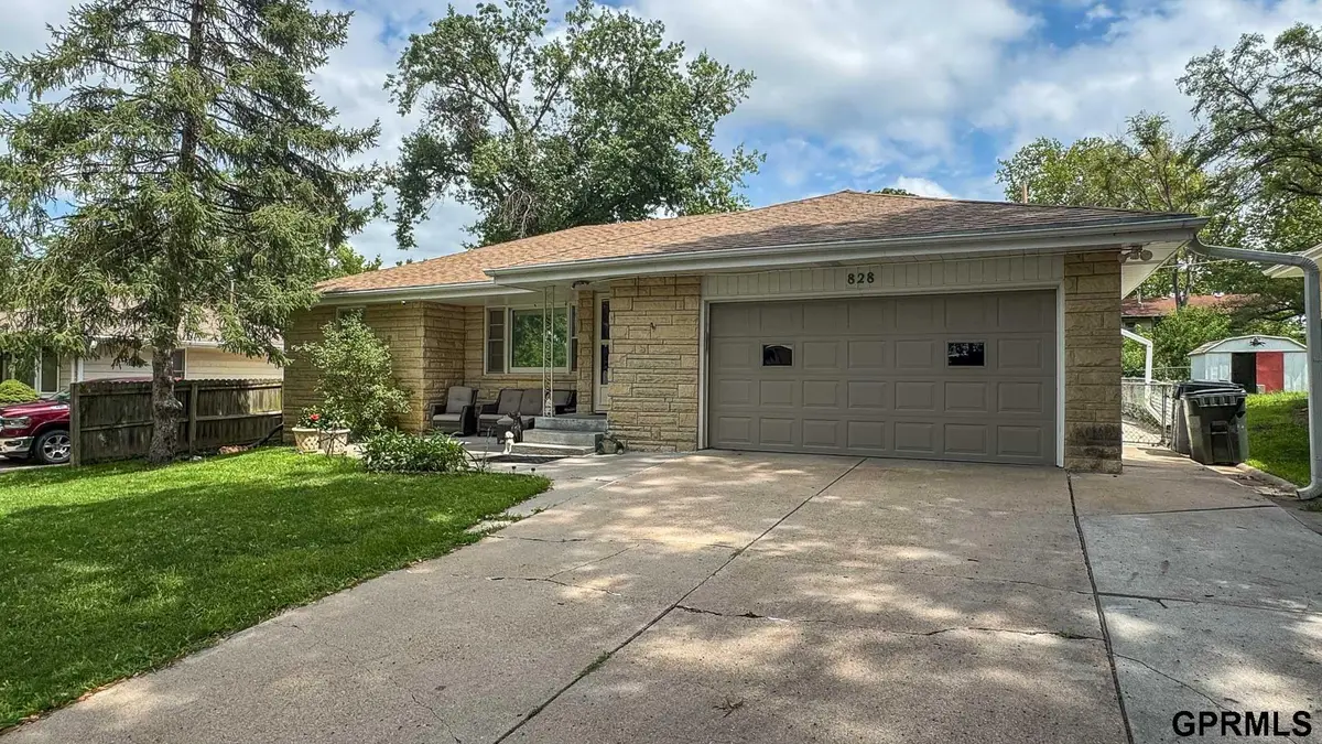828 Northborough Lane, Lincoln, NE 68505 - #1