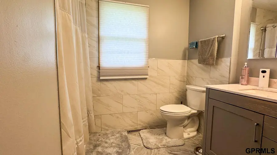 828 Northborough Lane, Lincoln, NE 68505 - #3