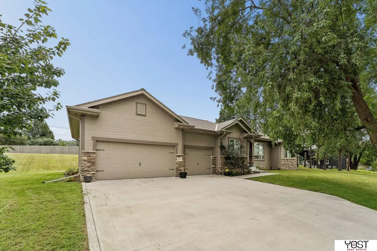 9011 Bellvue Drive, Plattsmouth, NE 68048 - #1