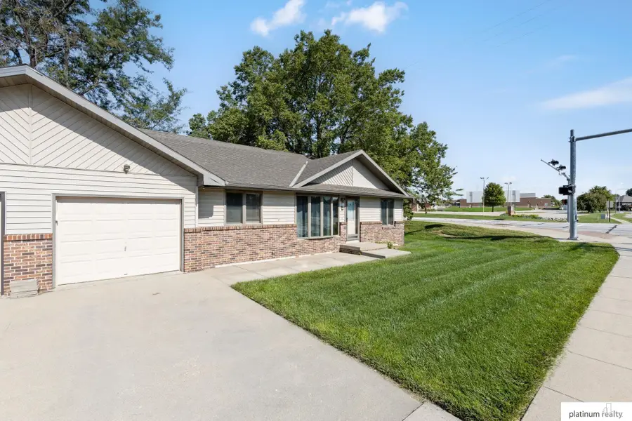 1011 N 23 Avenue, Blair, NE 68008 - #3
