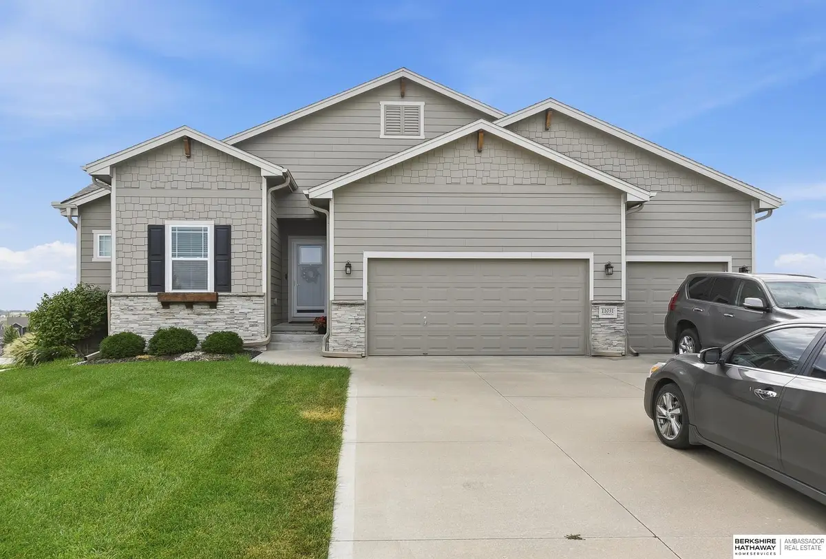 11031 Cove Hollow Circle, Papillion, NE 68046 - #1