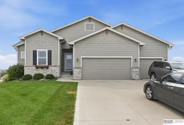 11031 Cove Hollow Circle, Papillion, NE 68046
