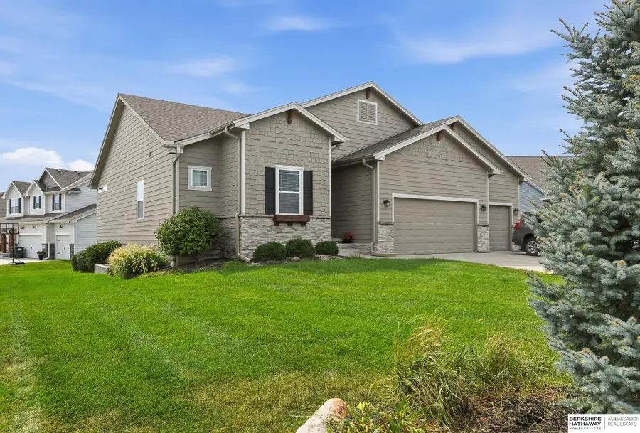 11031 Cove Hollow Circle, Papillion, NE 68046 - #3
