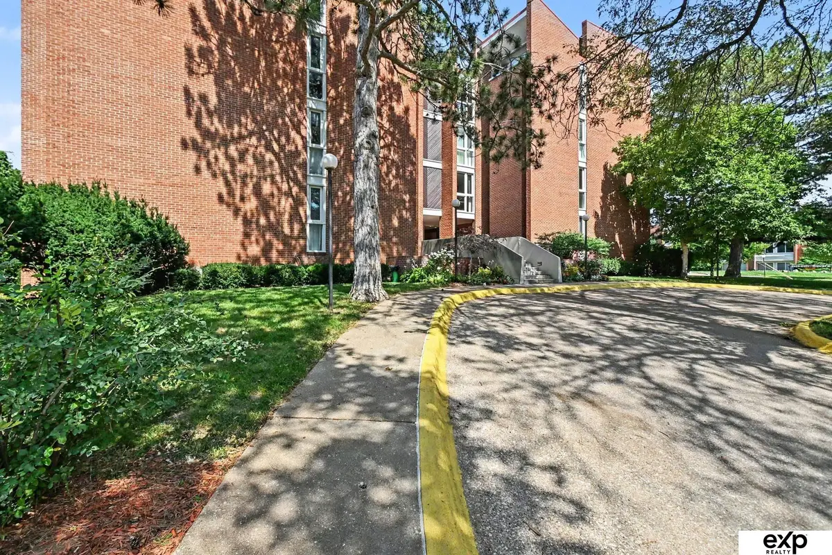 3702 Jackson Street #201, Omaha, NE 68105 - #1