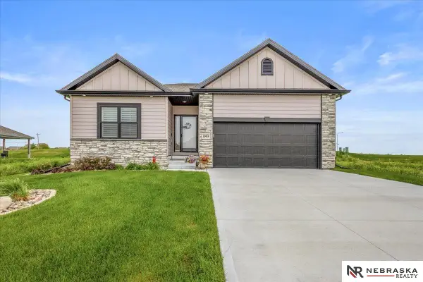 10414 S 209 Street, Gretna, NE 68028