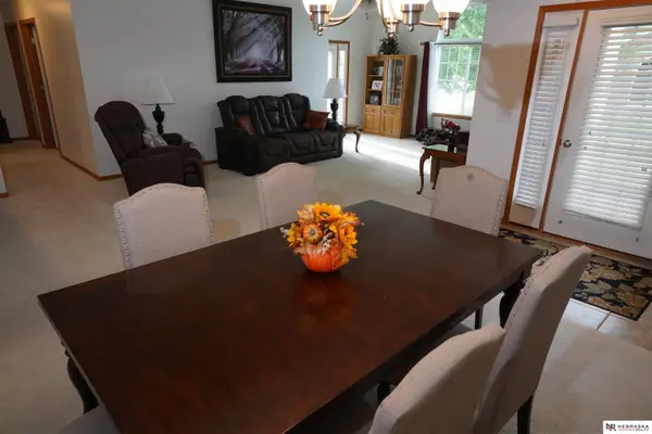 15960 Clay Plaza, Bennington, NE 68007