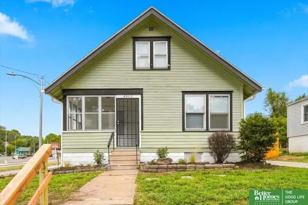 4562 Charles Street, Omaha, NE 68132