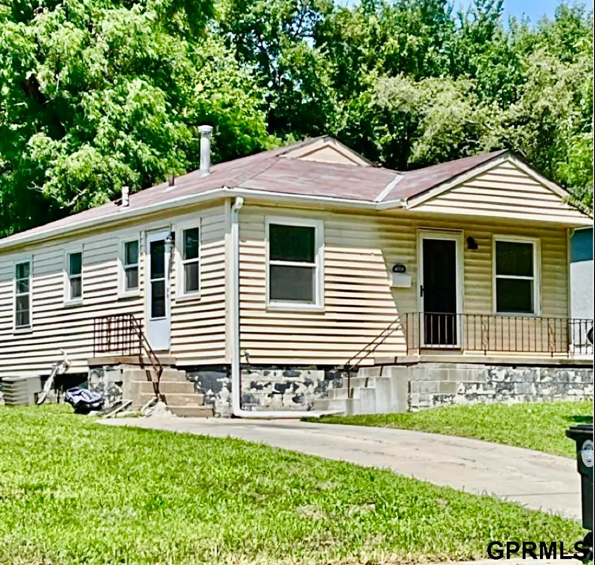 4018 N 42 Street, Omaha, NE 68111 - #1