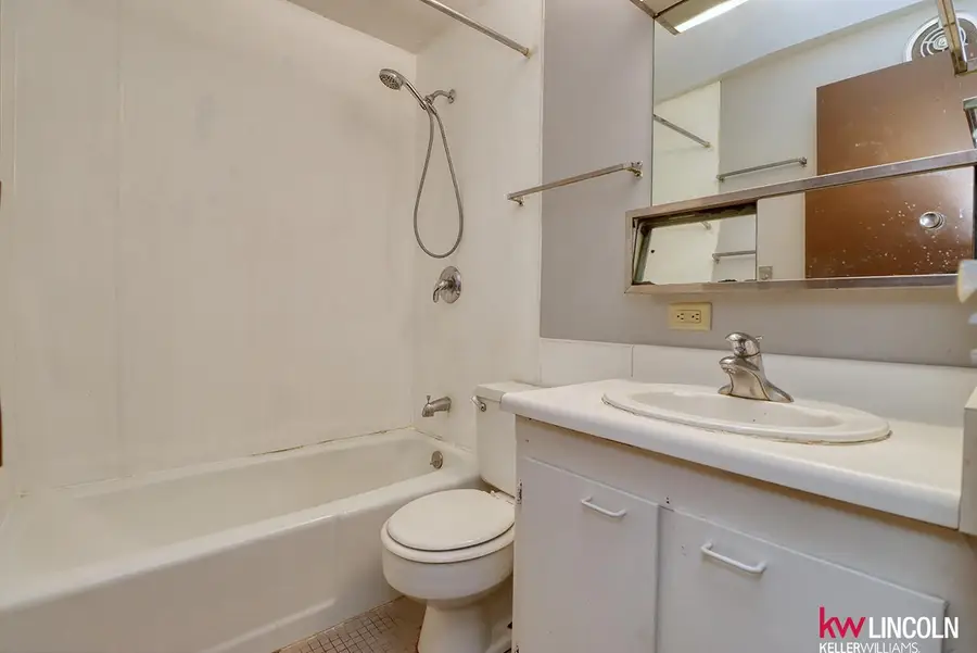 700 S 17th Street, Lincoln, NE 68508 - #3