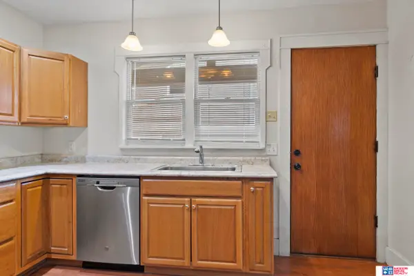 610 S 28th Street, Lincoln, NE 68510