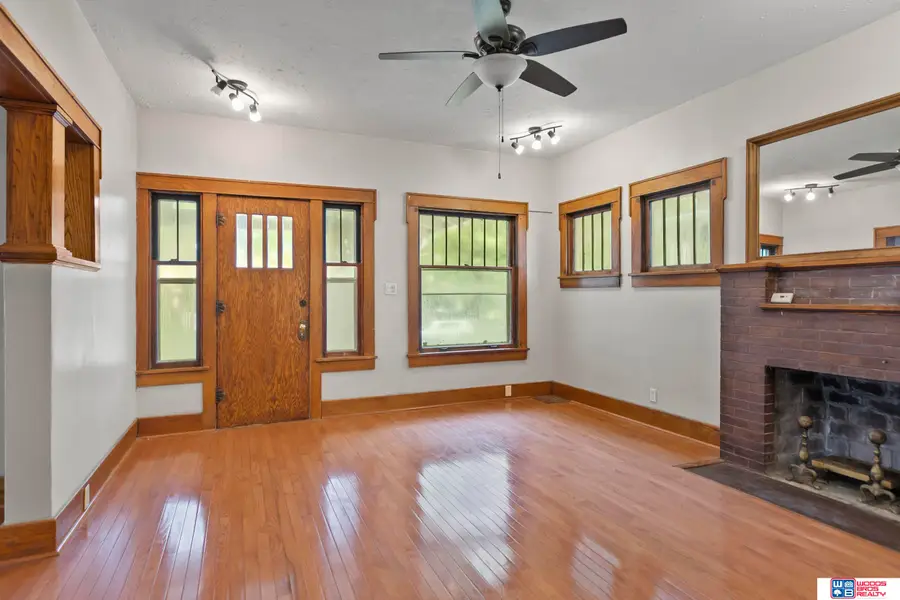 610 S 28th Street, Lincoln, NE 68510 - #3