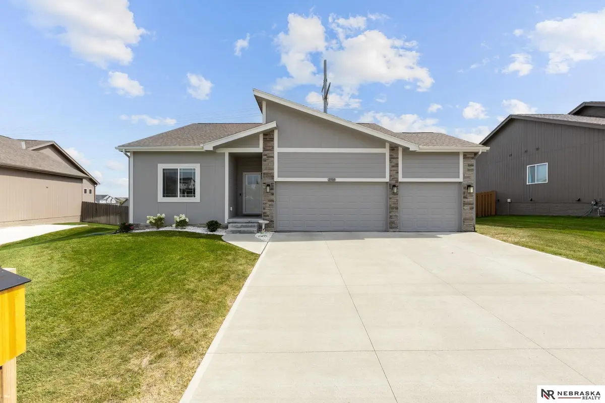 11705 S 113th Street, Papillion, NE 68046 - #1
