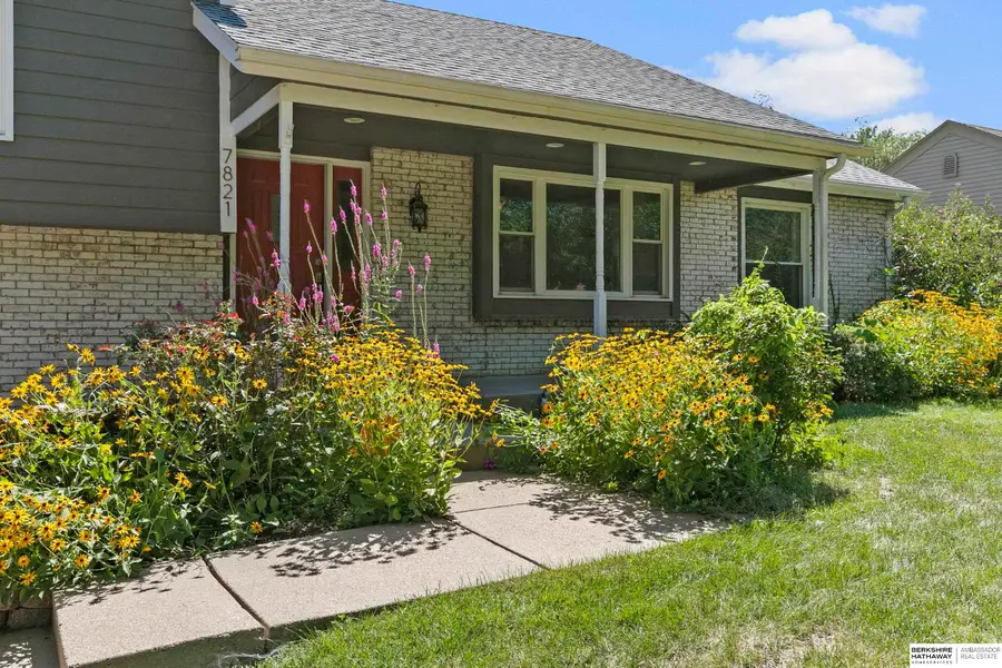 7821 Lake Street, Lincoln, NE 68506 - #3