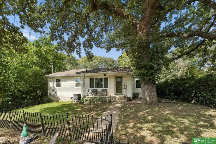 534 Iowa Street, Council Bluffs, IA 51503 - #2