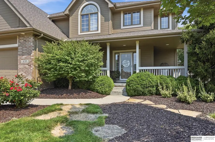 16902 Erskine Street, Omaha, NE 68116 - #2