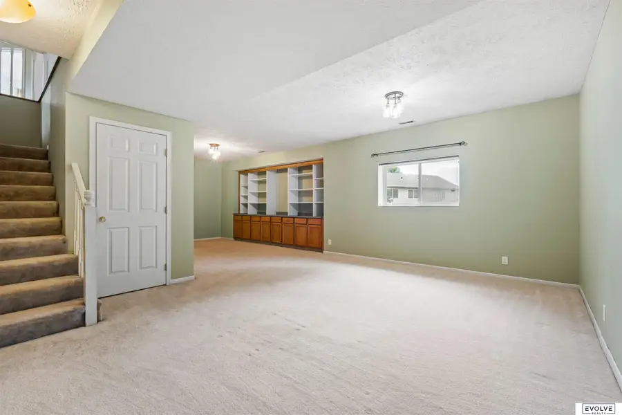 2608 Arrowhead Lane, Bellevue, NE 68123 - #3