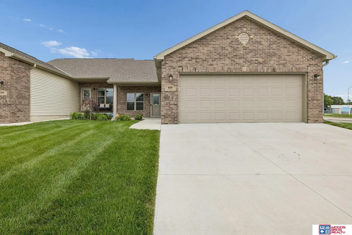 8190 Regent Drive, Lincoln, NE 68507 - #1