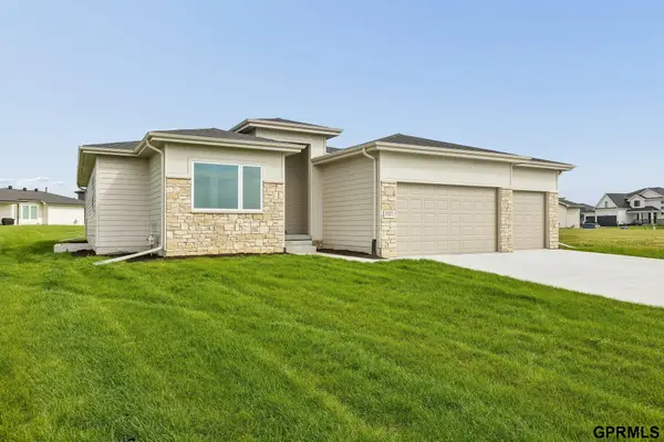 5707 Kestrel Parkway, Elkhorn, NE 68022