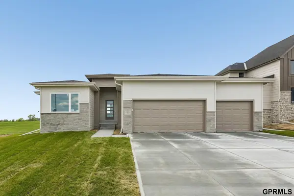 11016 S 222 Street, Gretna, NE 68028