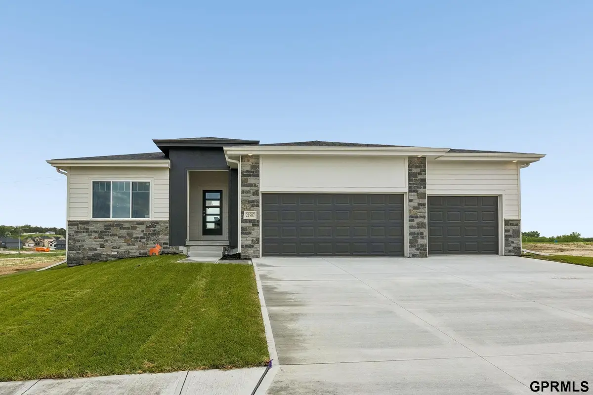 21907 Mcclellan Drive, Gretna, NE 68028 - #1