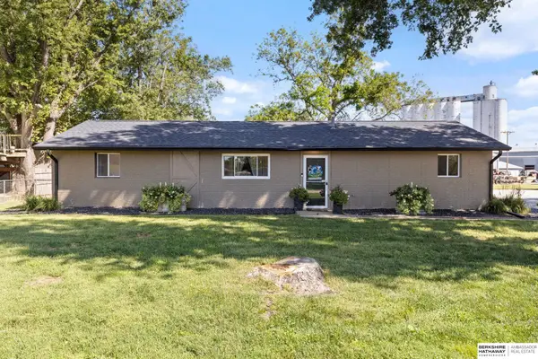 24 Oak Street, Greenwood, NE 68366