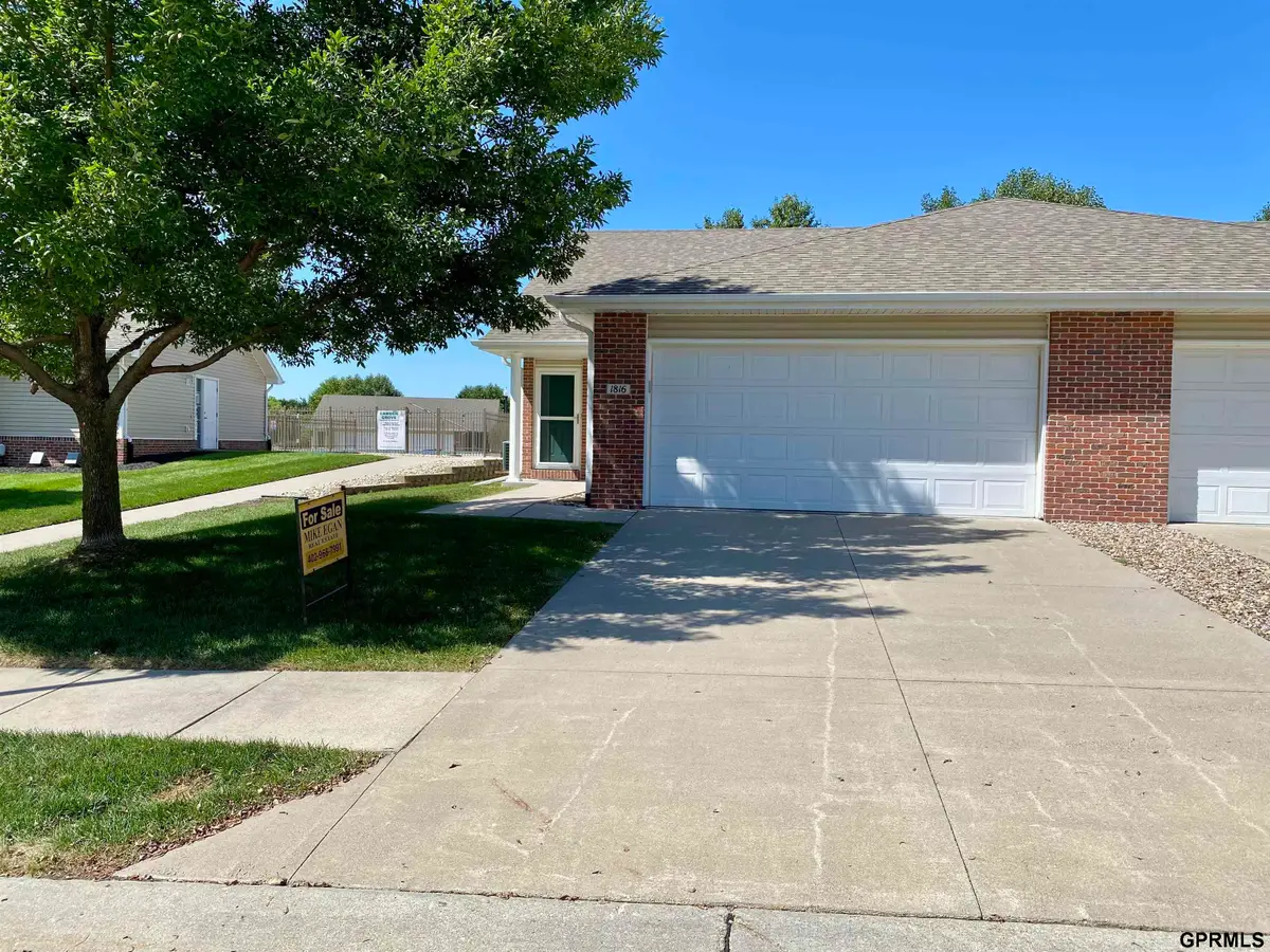 1816 N 175th Plaza, Omaha, NE 68118 - #1