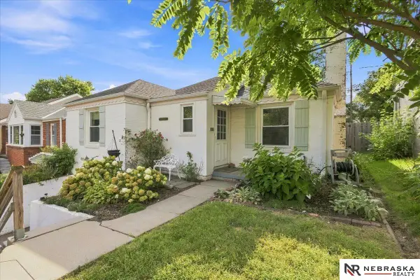 1306 N 52nd Street, Omaha, NE 68132