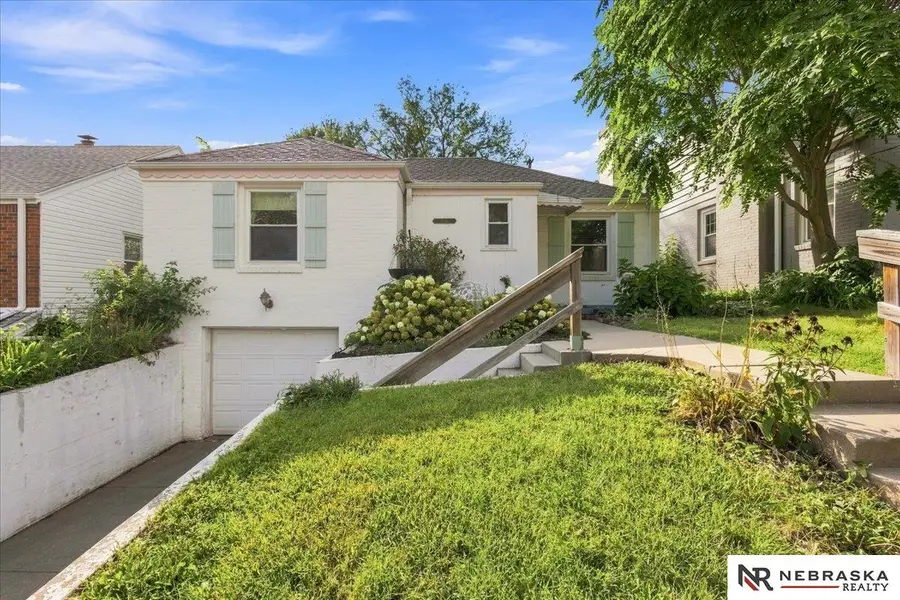 1306 N 52nd Street, Omaha, NE 68132 - #2