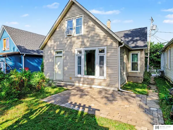 107 Stanford Circle, Omaha, NE 68108