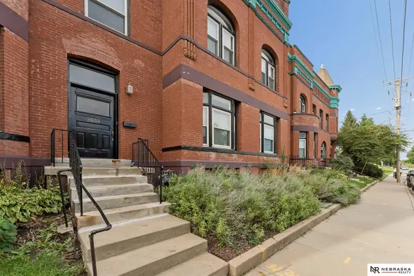 3005 Pacific Street, Omaha, NE 68105