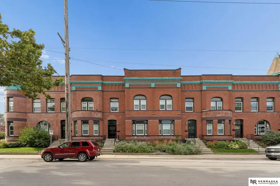 3005 Pacific Street, Omaha, NE 68105 - #2