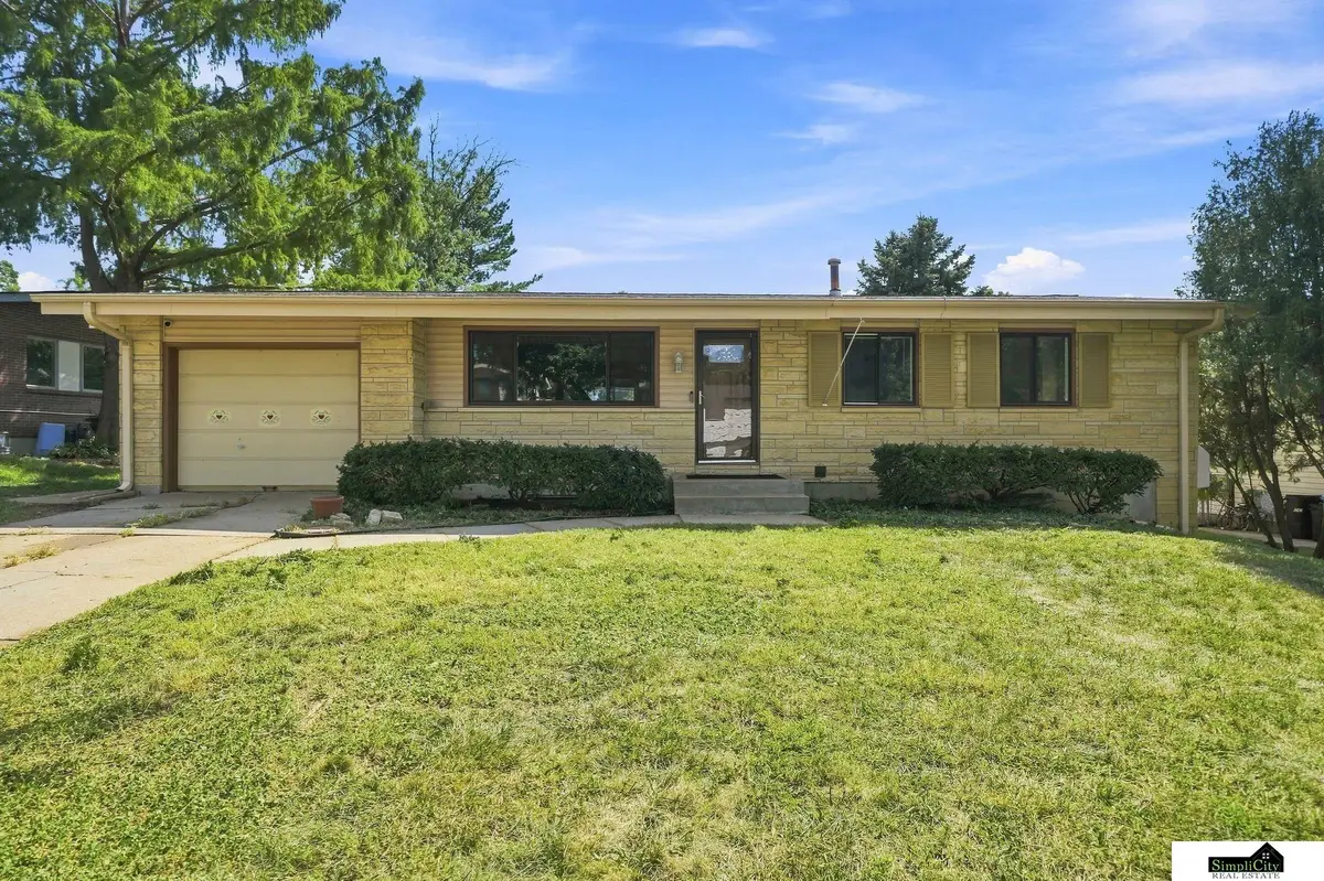 8135 Sanborn Drive, Lincoln, NE 68505 - #1