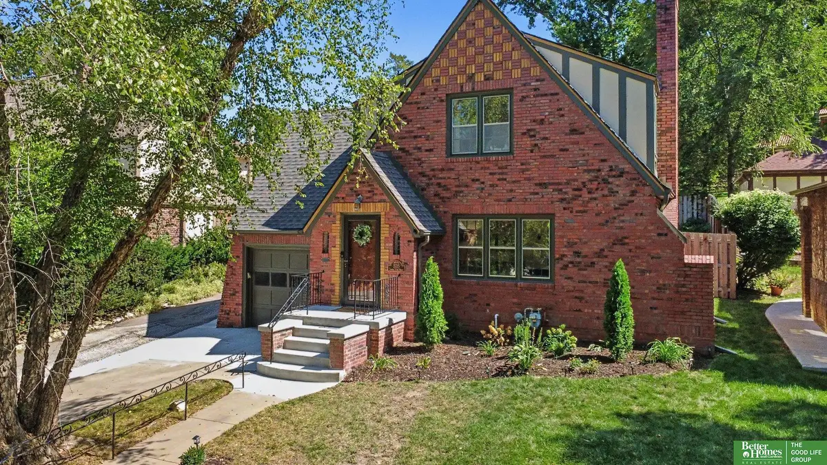 305 S 57 Street, Omaha, NE 68132 - #1