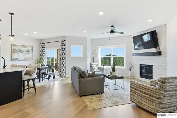 11711 S 119th Street, Papillion, NE 68046