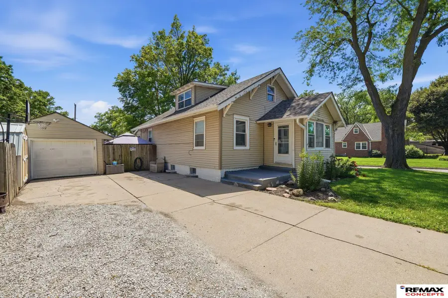 6403 Leighton Avenue, Lincoln, NE 68505 - #2