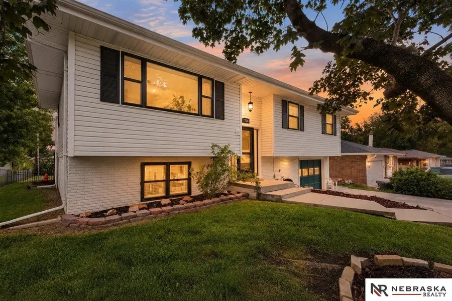 7208 Leighton Avenue, Lincoln, NE 68507 - #3