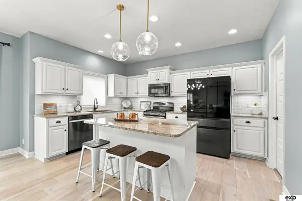 7331 S 103rd Avenue, La Vista, NE 68128