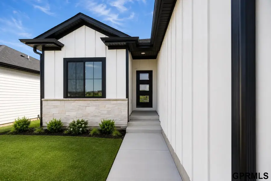 10501 Wayborough Lane, Lincoln, NE 68527 - #2