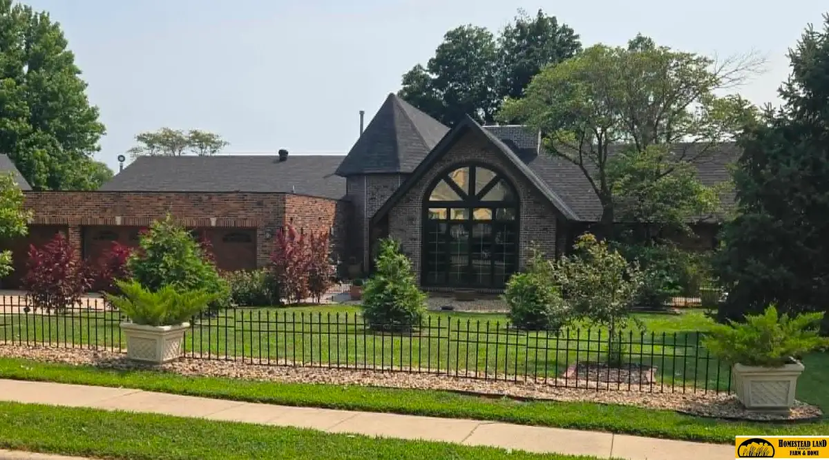 1310 S 5th Street, Beatrice, NE 68310 - #1