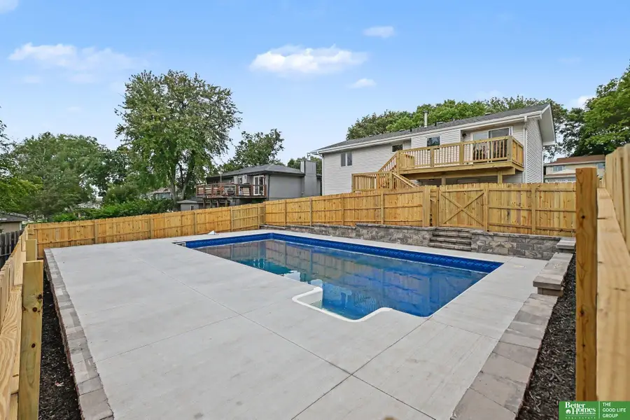 10529 Nicholas Street, Omaha, NE 68114 - #3