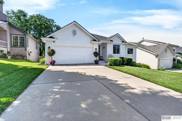 16525 Yort Avenue, Omaha, NE 68116