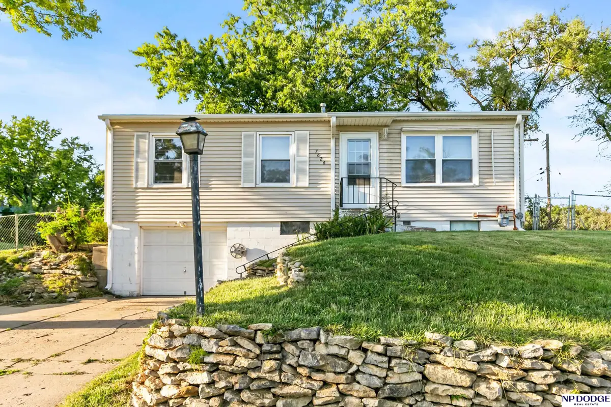 7626 Chandler Hills Drive, Bellevue, NE 68147 - #1